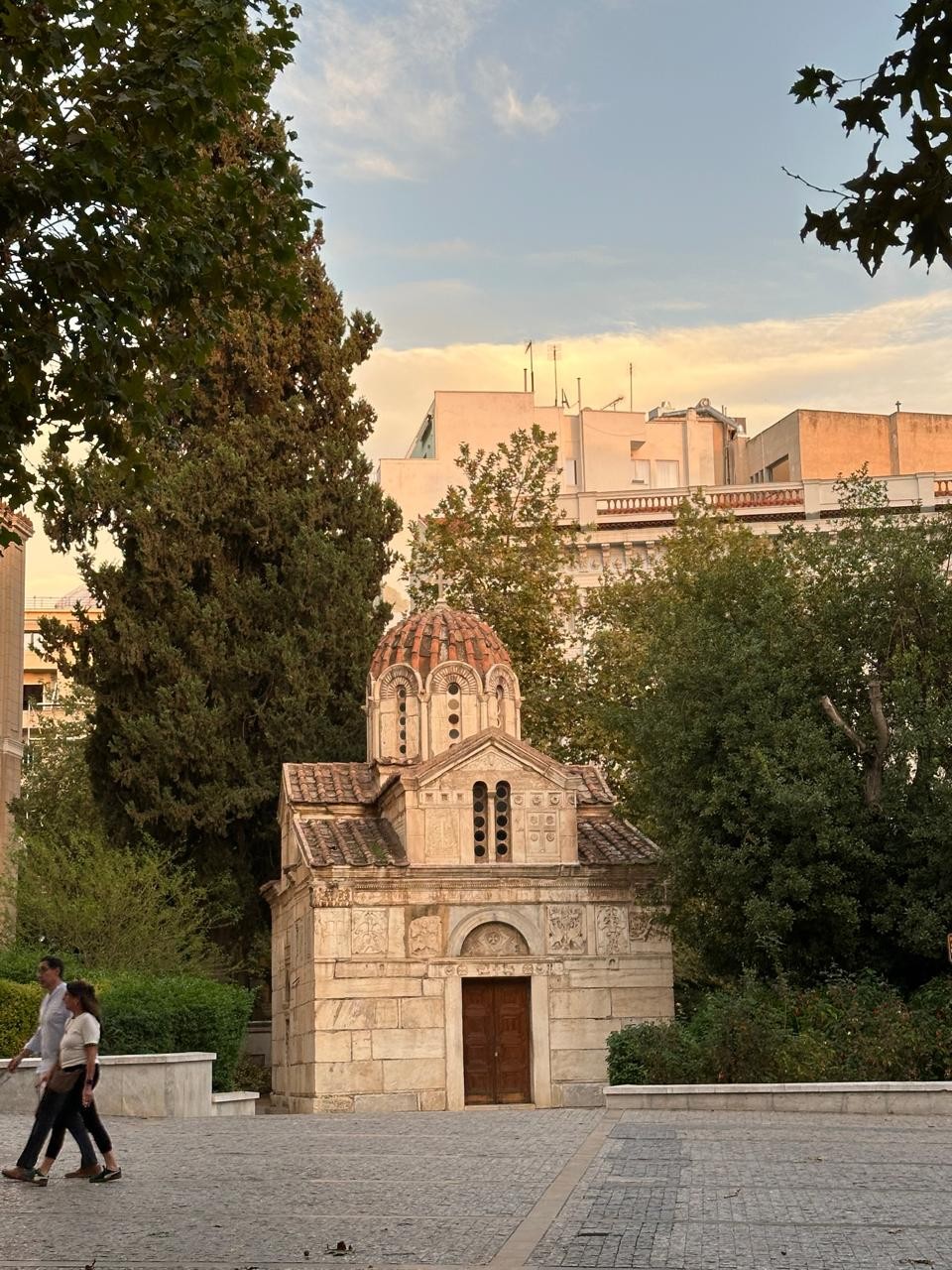 Экскурсия с Александром прошла интересно и комфортно. До её начала мы согласовали удобное время и место