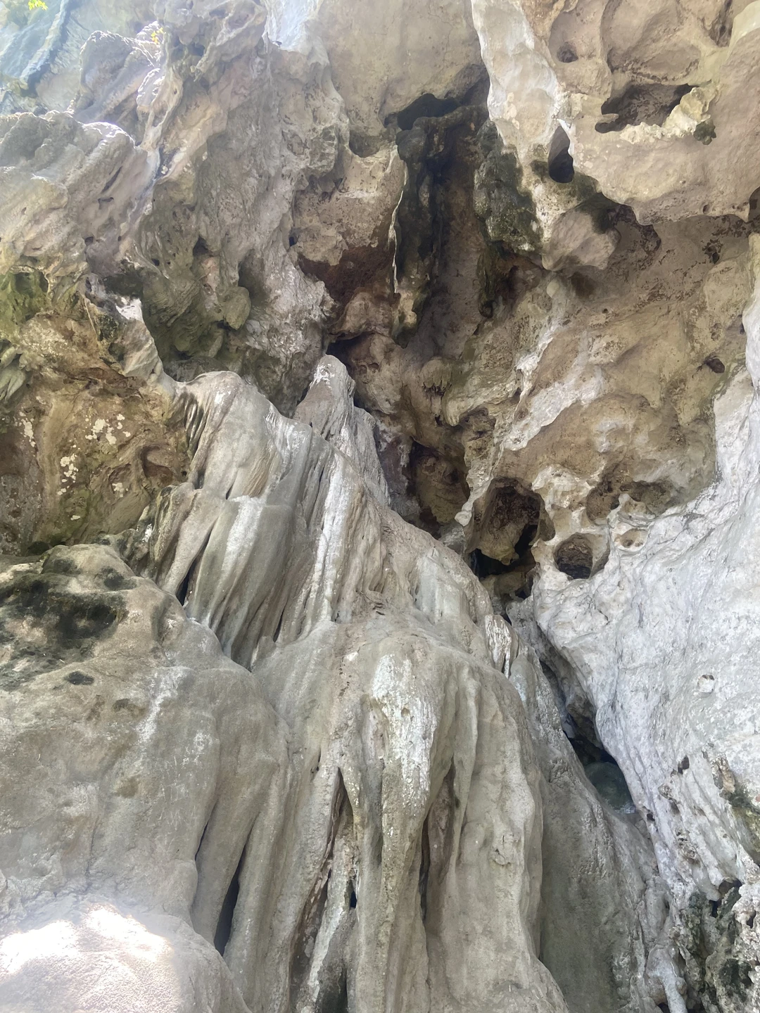 Отличная экскурсия, длительностью с 8:00 до 14:30 (с отеля до отеля). Красивейшие морские виды, теплая изумрудная