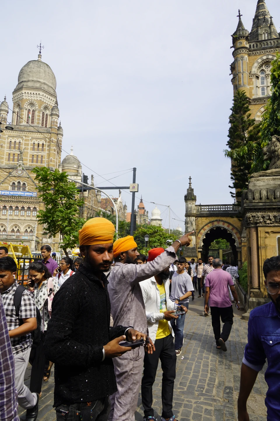 Благодаря Анисе это день стал одним из самых запоминающихся в моей жизни. Многочасовая экскурсия по загруженным