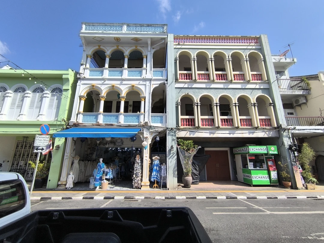 Были первый раз в Таиланде на Пхукете. Заказали Владимиру индивидуальную экскурсию, чтобы ознакомиться с городом и