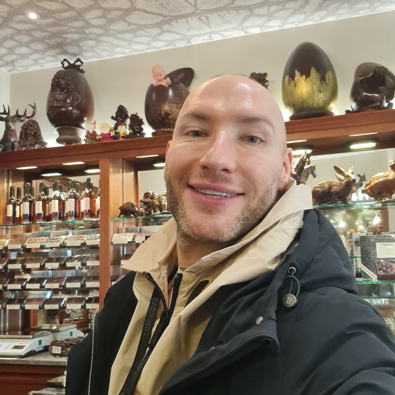 Полина, спасибо тебе огромное! Я до сих пор под впечатлением от экскурсии и информации о Париже