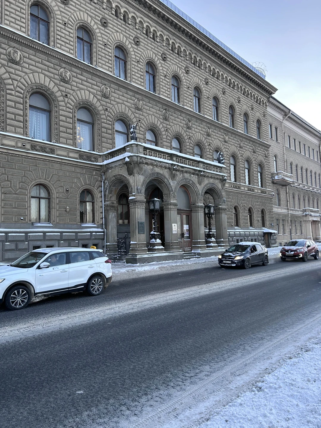 Потрясающая экскурсия! Огромное спасибо Татьяне за подробный рассказ о семье Романовых! Очень приятный экскурсовод. Видно, что