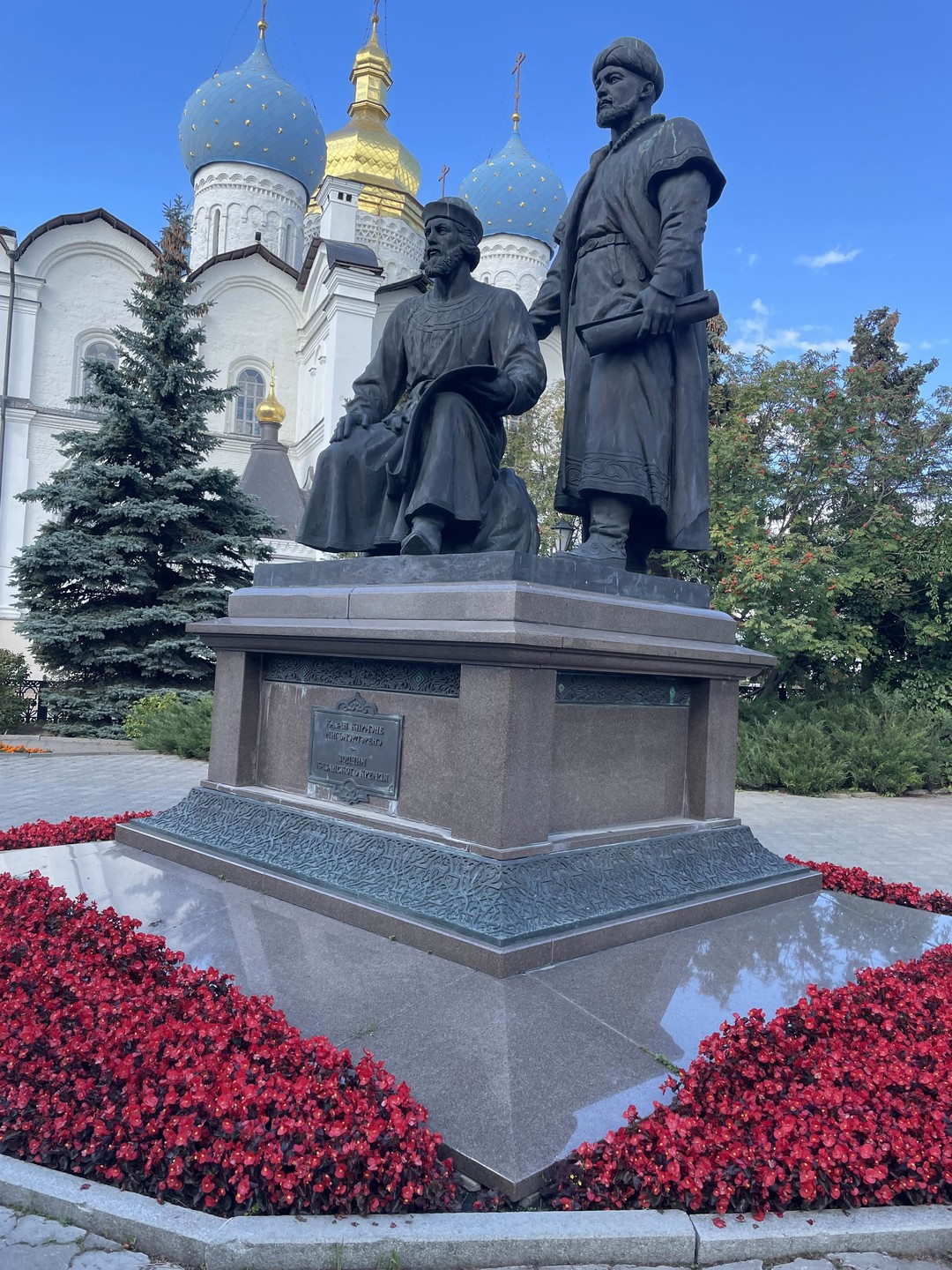 Казань: на автобусе по городу и пешком по кремлю (Anton)