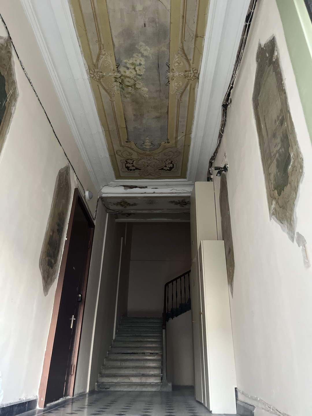 Увлекательная экскурсия в сопровождении профессионального гида. Вас очень гостеприимно и доброжелательно встретят, заботливо проведут по тайным