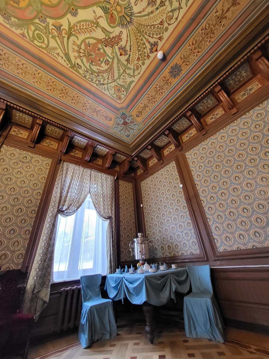 Хотим выразить Вере благодарность за замечательное и запоминающиеся выходные! За профессиональную организацию экскурсии,за удобный маршрут, добросовестность