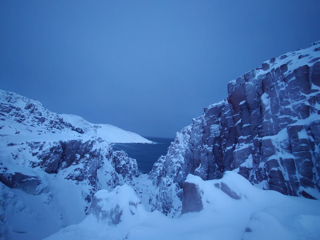 Мы - семья из Москвы: папа, мама и двое взрослых сыновей. Очень любим путешествовать, объездили многие