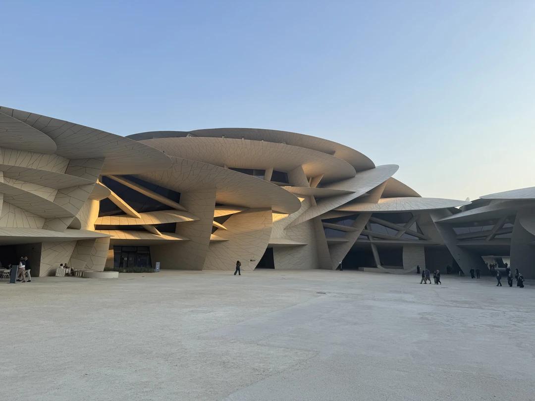 Татьяна провела для нас отличную экскурсию по Национальному музею Катара. Особенно хочу отметить пунктуальность и интересный