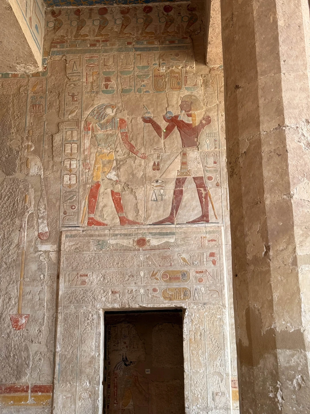 Гамель прекрасный гид, водитель спокойный и уровновешенный. Прекрасно знает историю и маршрут был составлен идеально. Ничего