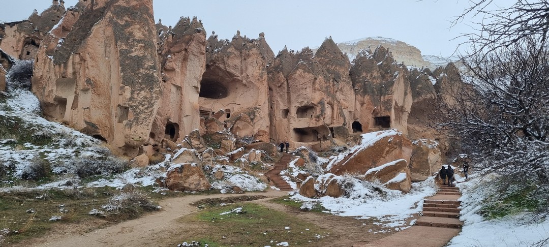 Тур,,Удовольствие по- турецки,, мы посещали вместе с мужем. Неожиданно великолепные отели, богатый шведский стол в них