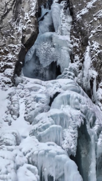 Все прекрасно, начиная от организатора Насти, которая волшебно так распределила нагрузку интересных поездок приемлемо для выживания