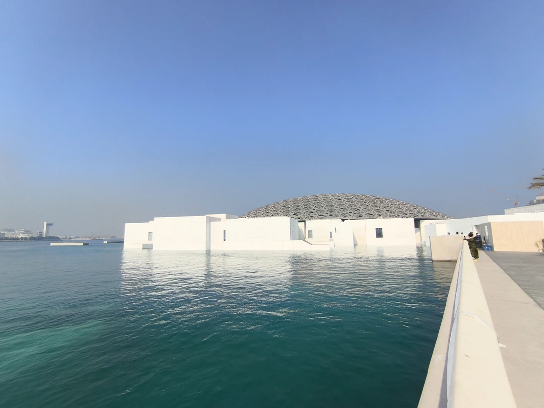 Хороший день. Хороший гид. Объекты мы выбрали заранее сами, а Пулат прекрасно выстроил их в удобный