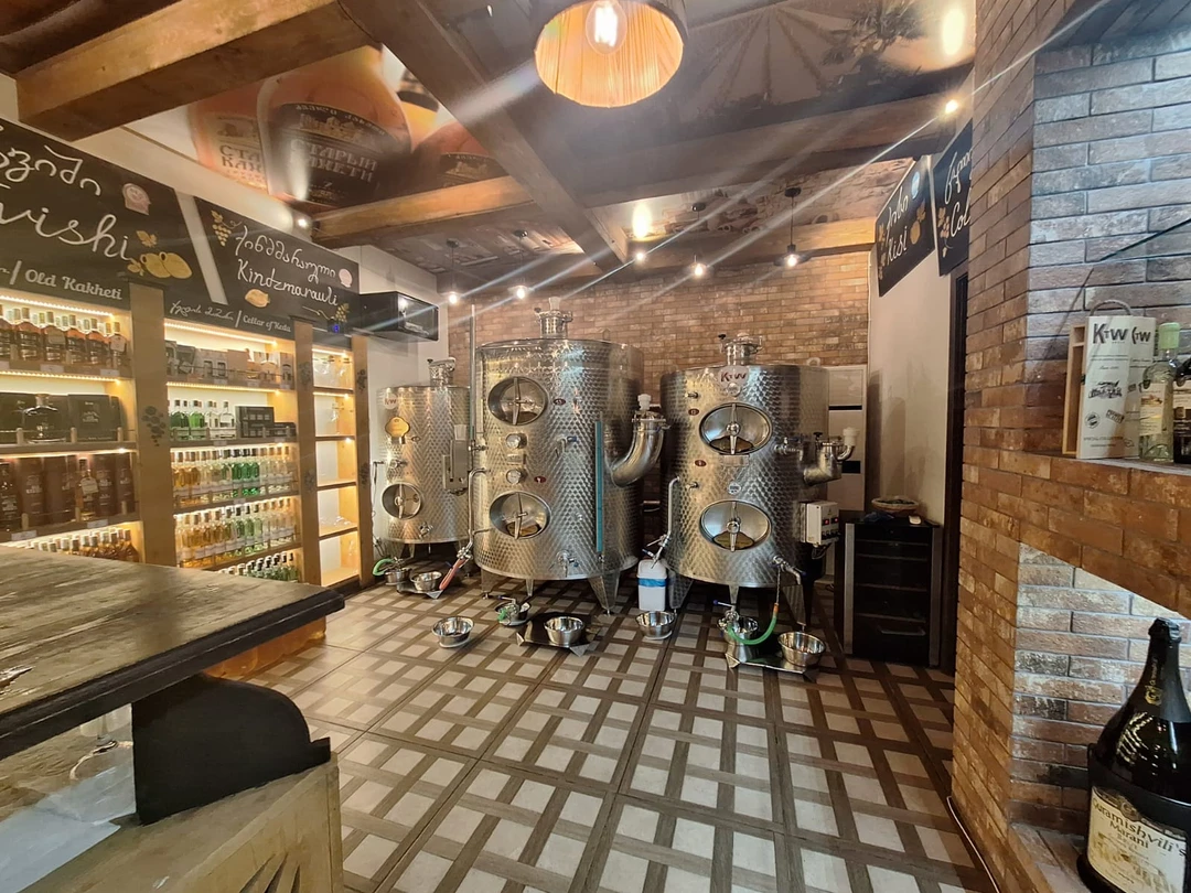 Александр прекрасно провел экскурсию. Его речь грамотная, подача информации простая и понятная. Видно, что человек обладает