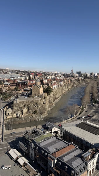 Побывали в прекрасном Тбилиси, отправившись в поездку из Ереван небольшой компанией из 5 человек. Несмотря на