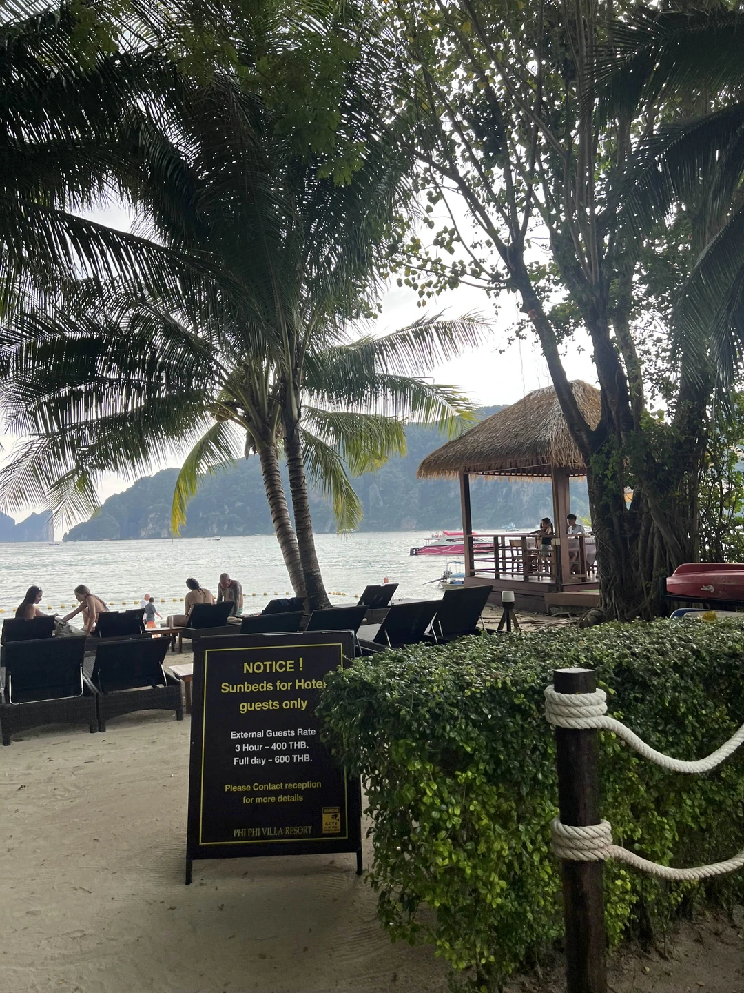 Экскурсия в формате «голопом по Европам», много спешки и суеты, по факту на каждой локации находились