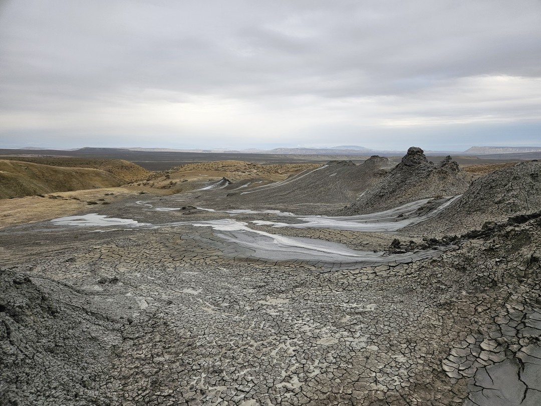 Гобустан: древние петроглифы и современный комплекс грязевых вулканов (Игорь)