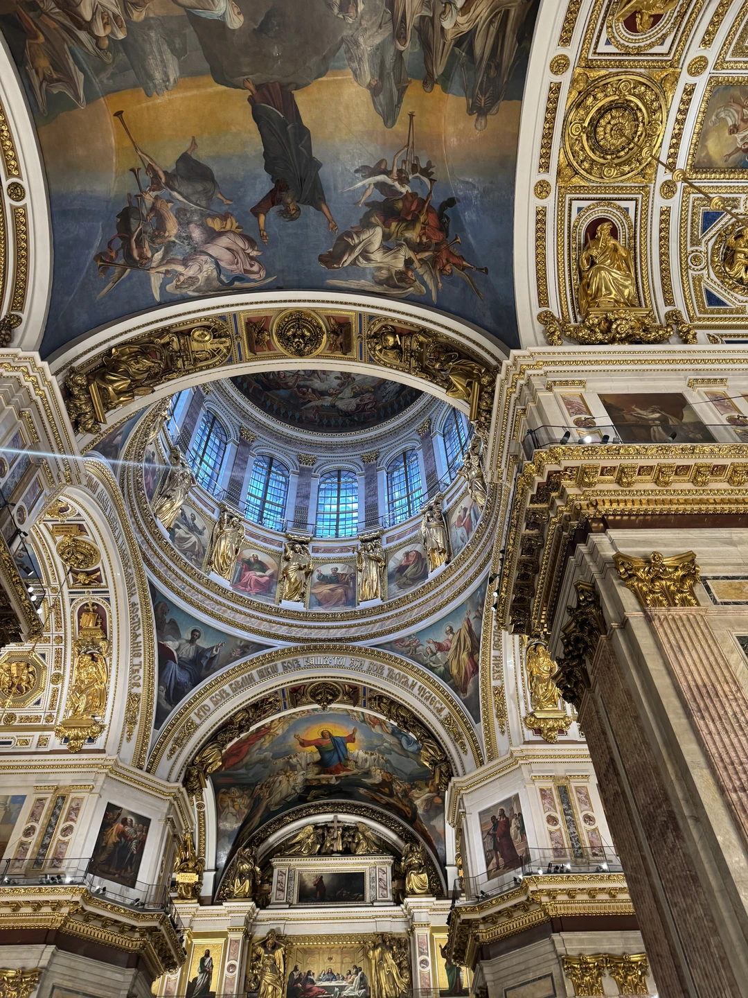 Очень понравилась экскурсия с Татьяной. Доступно, спокойно, интеллигентно, плавательного. Рекомендую с удовольствием