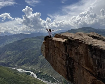 Карадахская теснина, аул Гоор, фотосессия в костюмах, Датунский храм и обед в Гооре