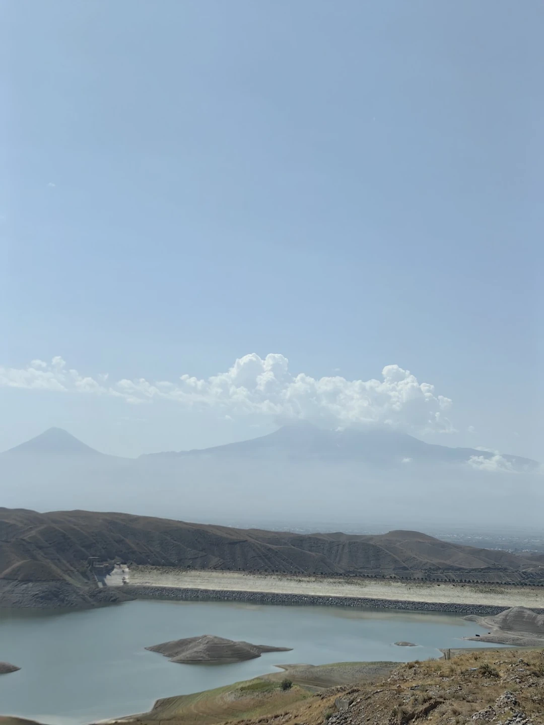 Хотим поблагодарить за прекрасный тур Левона. Было очень и очень интересно. Левон прекрасный рассказчик. Знает столько