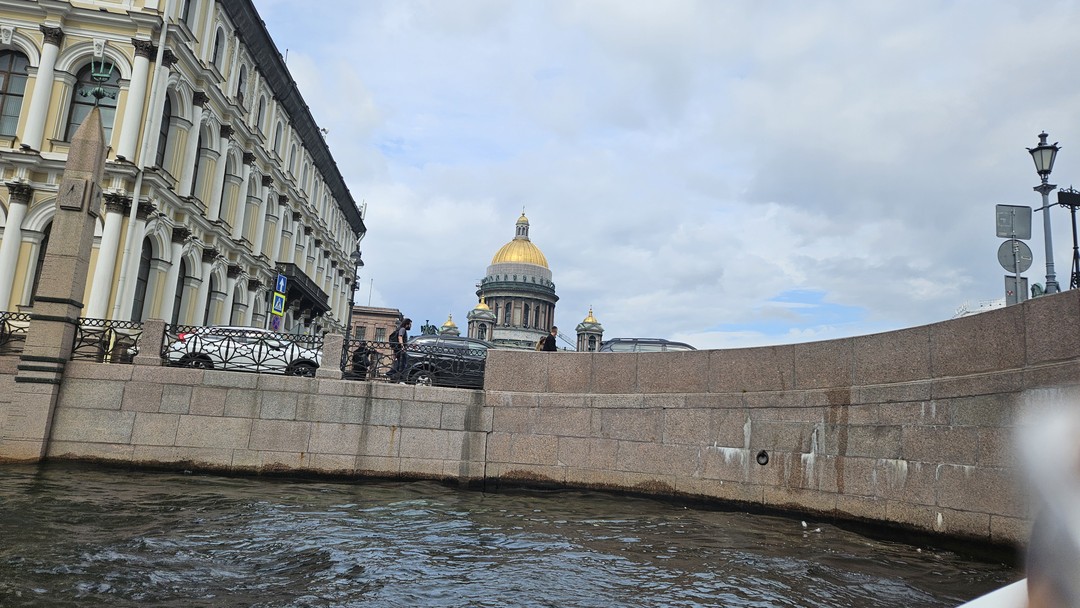 По каналам Петербурга на элитном катере с гидом (Евгения)