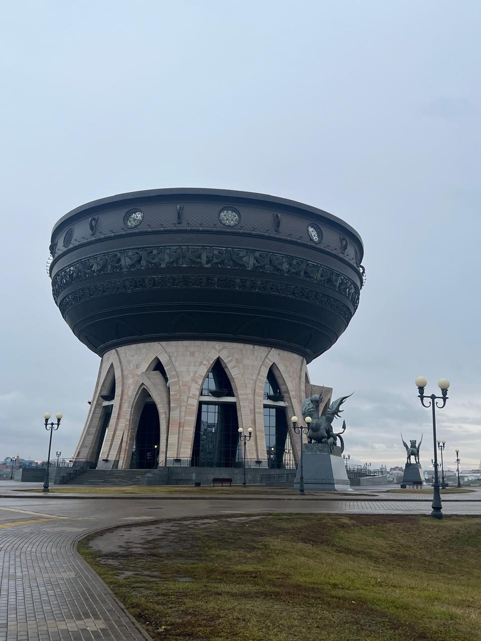 На экскурсии у Дании была моя сестра. Знакомство с Казанью было обстоятельным и очень разносторонним. Пешком