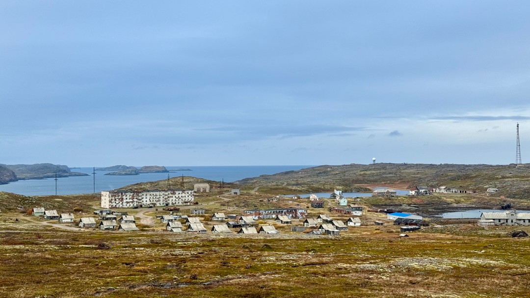 Вчера снова оказалась в одном из самых атмосферных уголков Кольского полуострова — в Дальних Зеленцах. Сюда