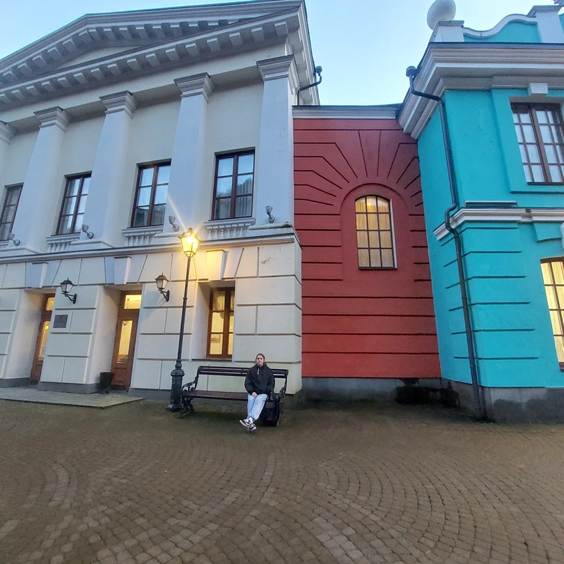 Классная экскурсия, но было бы лучше убрать из программы олимпийский парк, дегустацию и обед. Больше времени