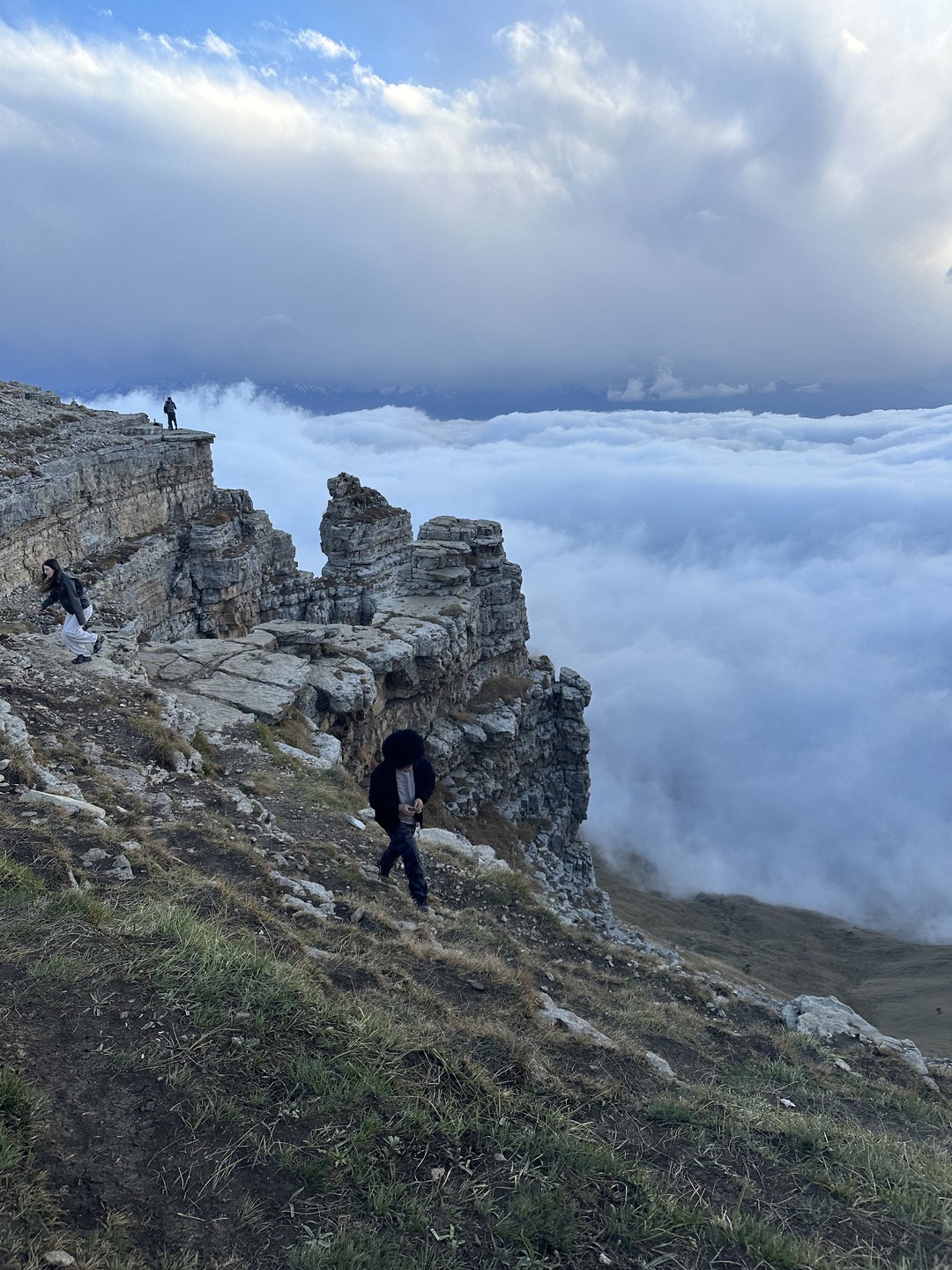 9.10.25 посетили экскурсию с превосходным гидом. Рамазан- ты волшебник, который смог в такую непростую погоду, показать