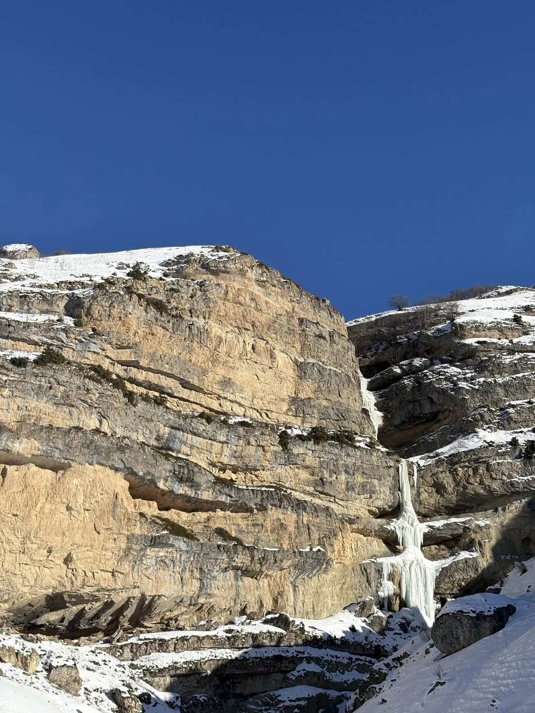 Тур Хызы-Шахдаг оставил самые положительные незабываемые впечатления🔥 Это сказка востока. Выезжая из морского города, мы попали