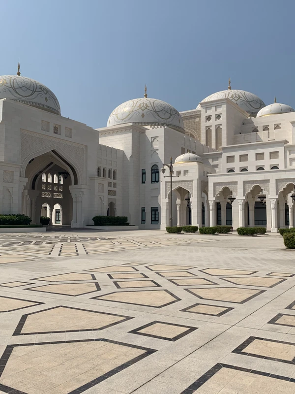 Билет с открытой датой в королевский дворец Каср Аль Ватан в Абу-Даби