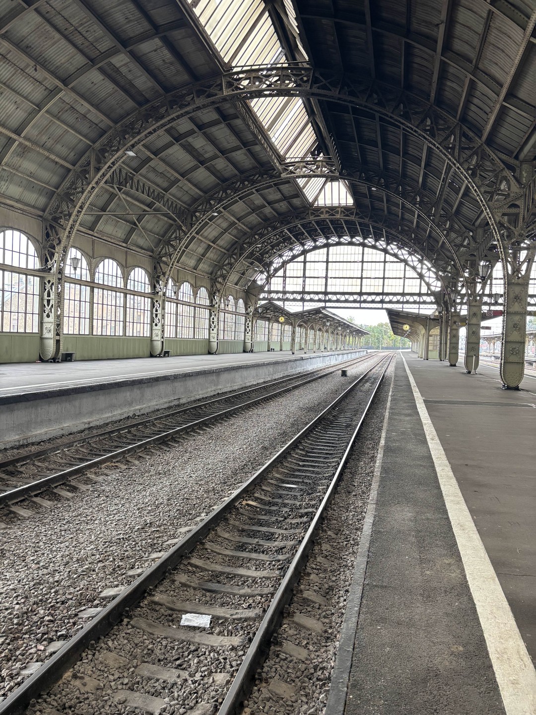 Это одна из лучших экскурсий в Питере! Так умело держать слушателей целых 2,5 часа - это настоящий талант 👍 Нереально интересно!