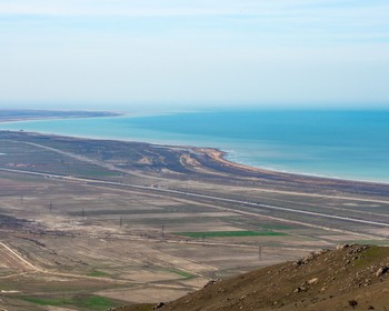 Гора Бешбармаг, Карамельные горы и дегустация осетровой икры