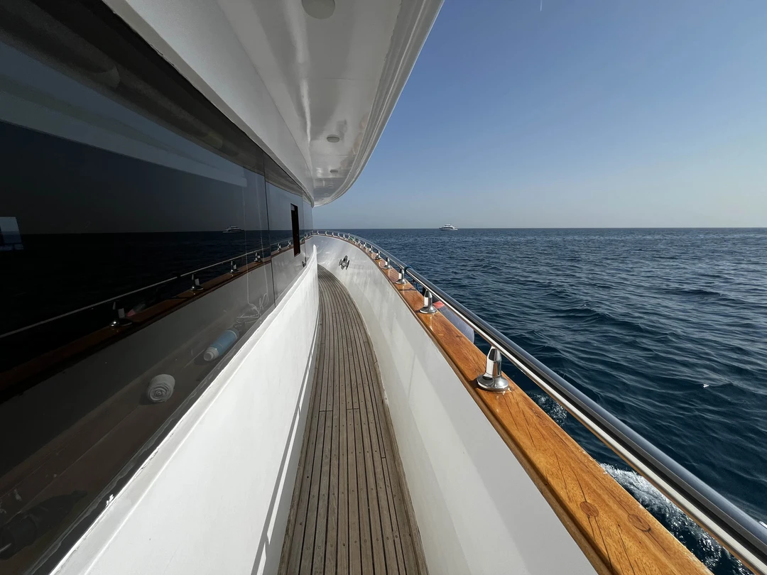 Стоит посетить как минимум из-за рифа, где проходит снорклинг, риф просто великолепный