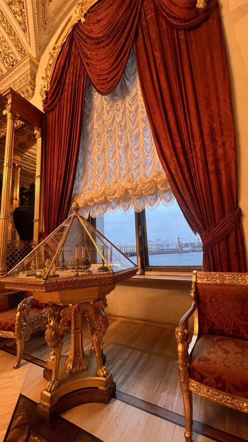 Экскурсия по Эрмитажу в мини-группе (билеты включены) (Вероника)