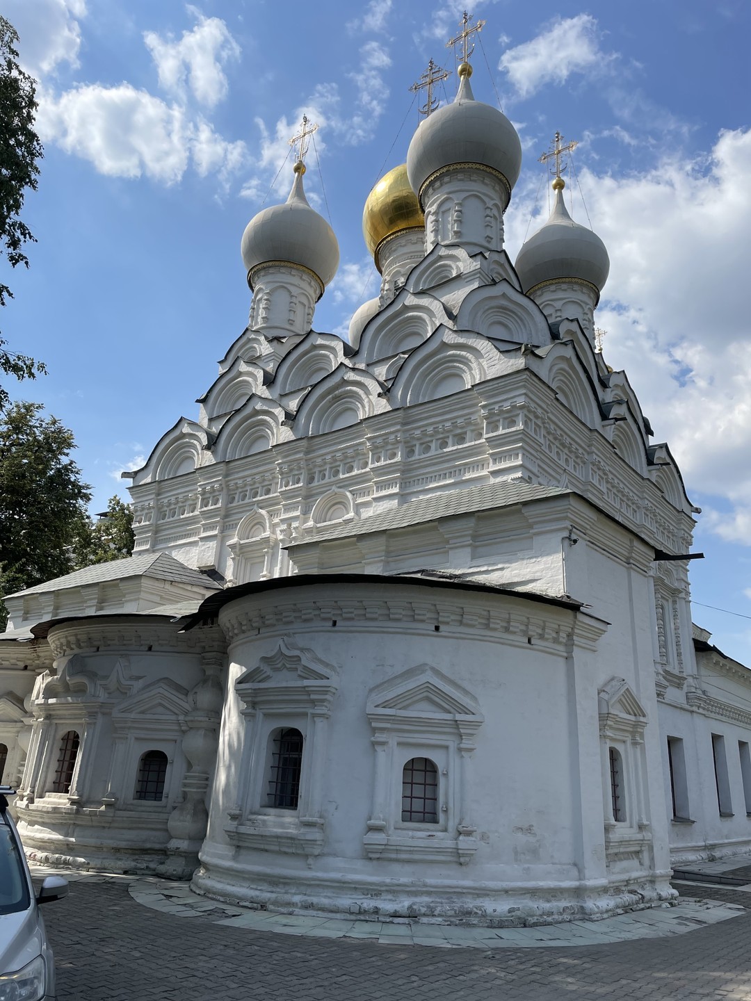 Замечательный гид, знающий историю и любящий своё дело. Прогулялись с удовольствием. Время прошло незаметно