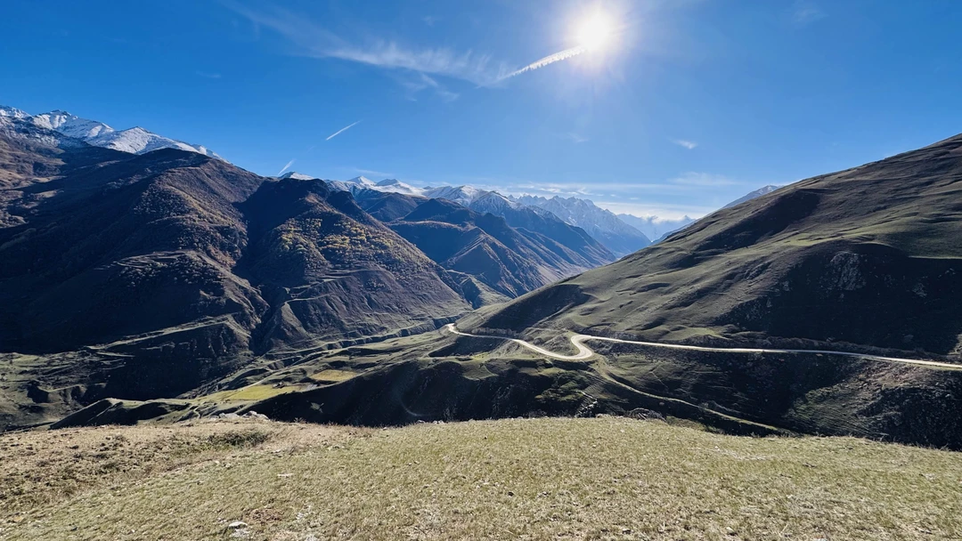 Хочу выразить огромную благодарность за позитивные эмоции, приятные впечатления от поездки с экскурсоводом Альбертом. Человек знающий