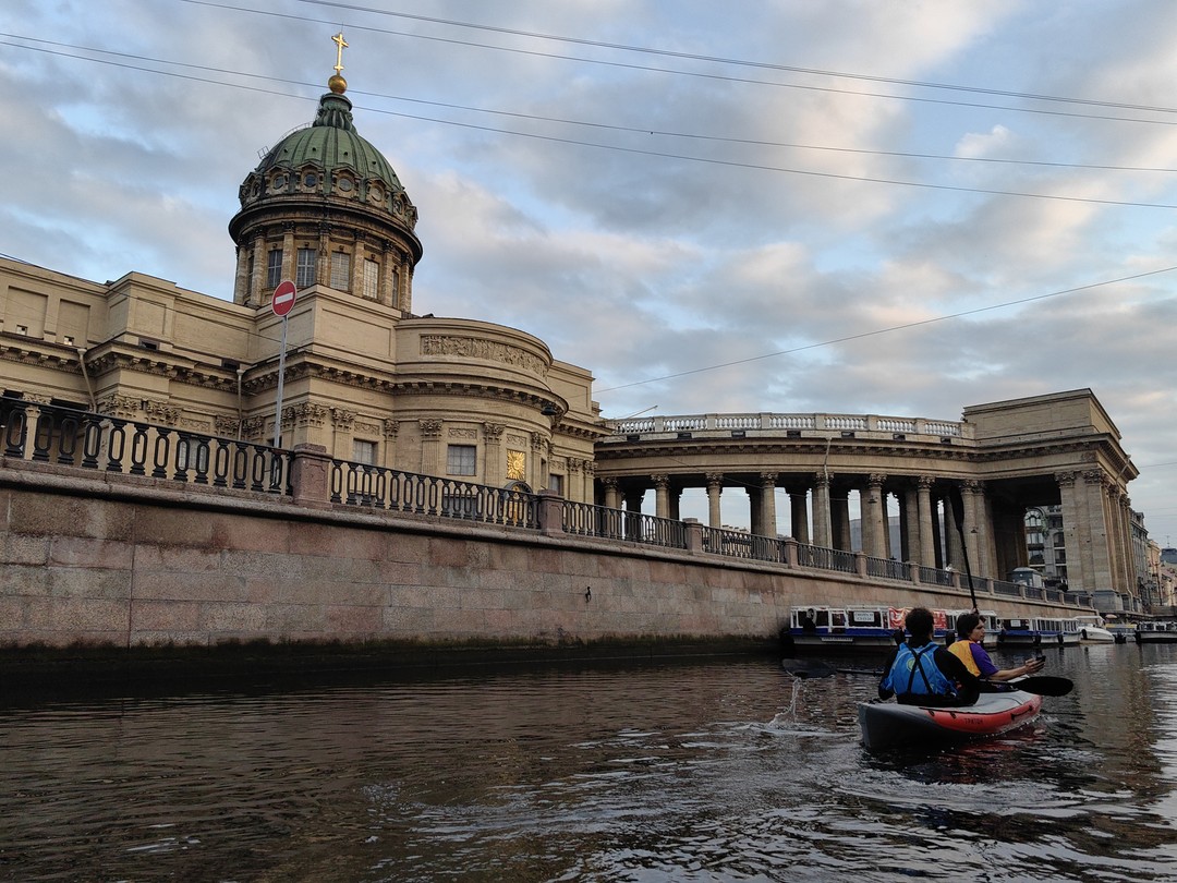 Рассвет в центре Петербурга на байдарке (Диана)
