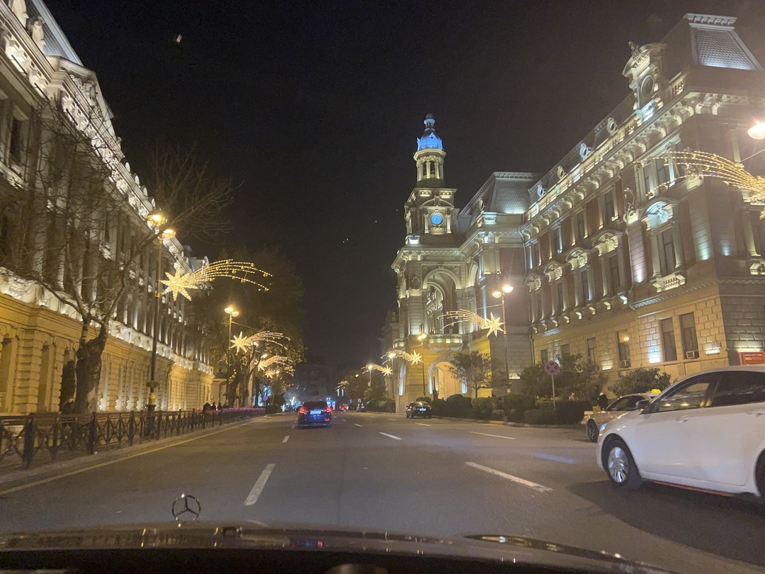 Все прошло на отлично! Рауф, сделал больше чем мог! Дочь и жена в восторге от Баку и вечера проведенного там.