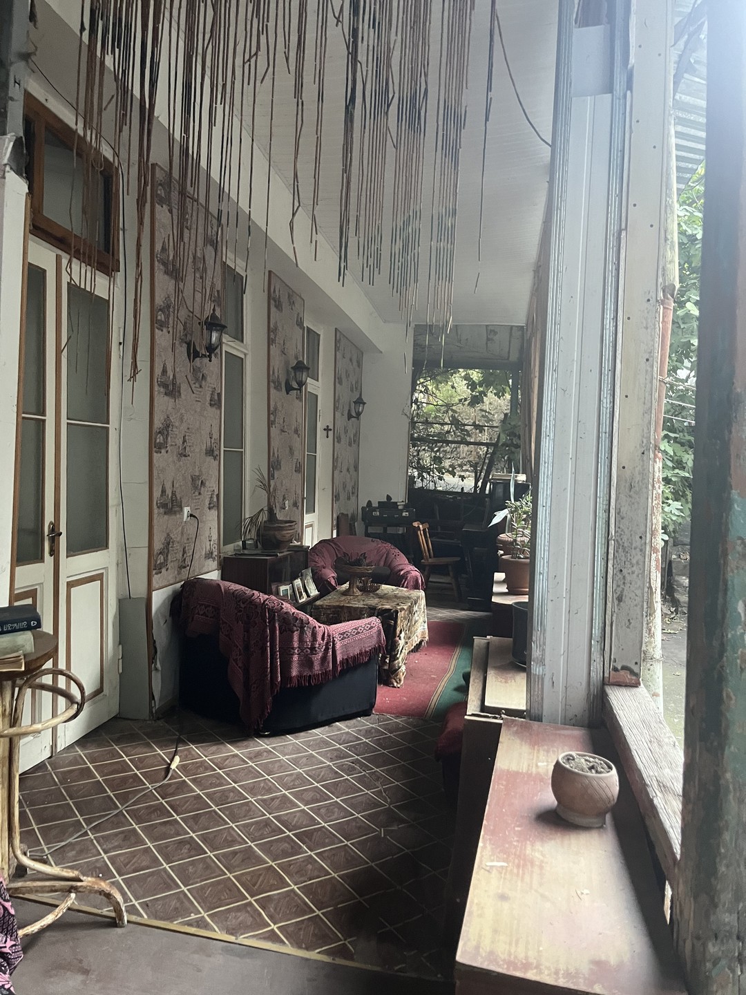 Увлекательная экскурсия в сопровождении профессионального гида. Вас очень гостеприимно и доброжелательно встретят, заботливо проведут по тайным