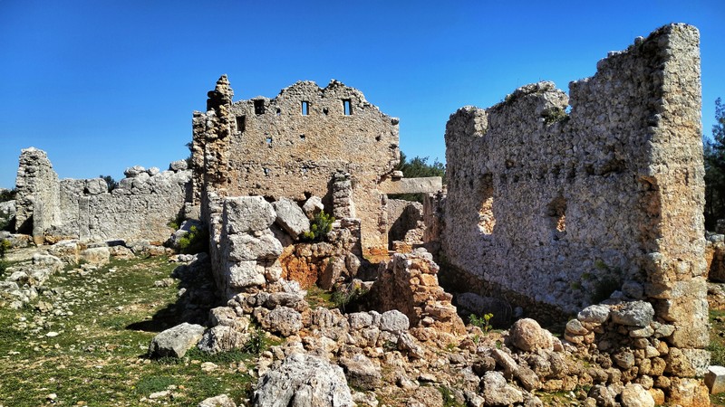 Масло и камень: путешествие из Антальи в Лирботон Коме