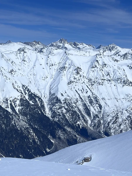 Мы провели великолепный день на Домбае ❤️ Спасибо Людмиле и нашему водителю Владу замечательное путешествие. Считаем