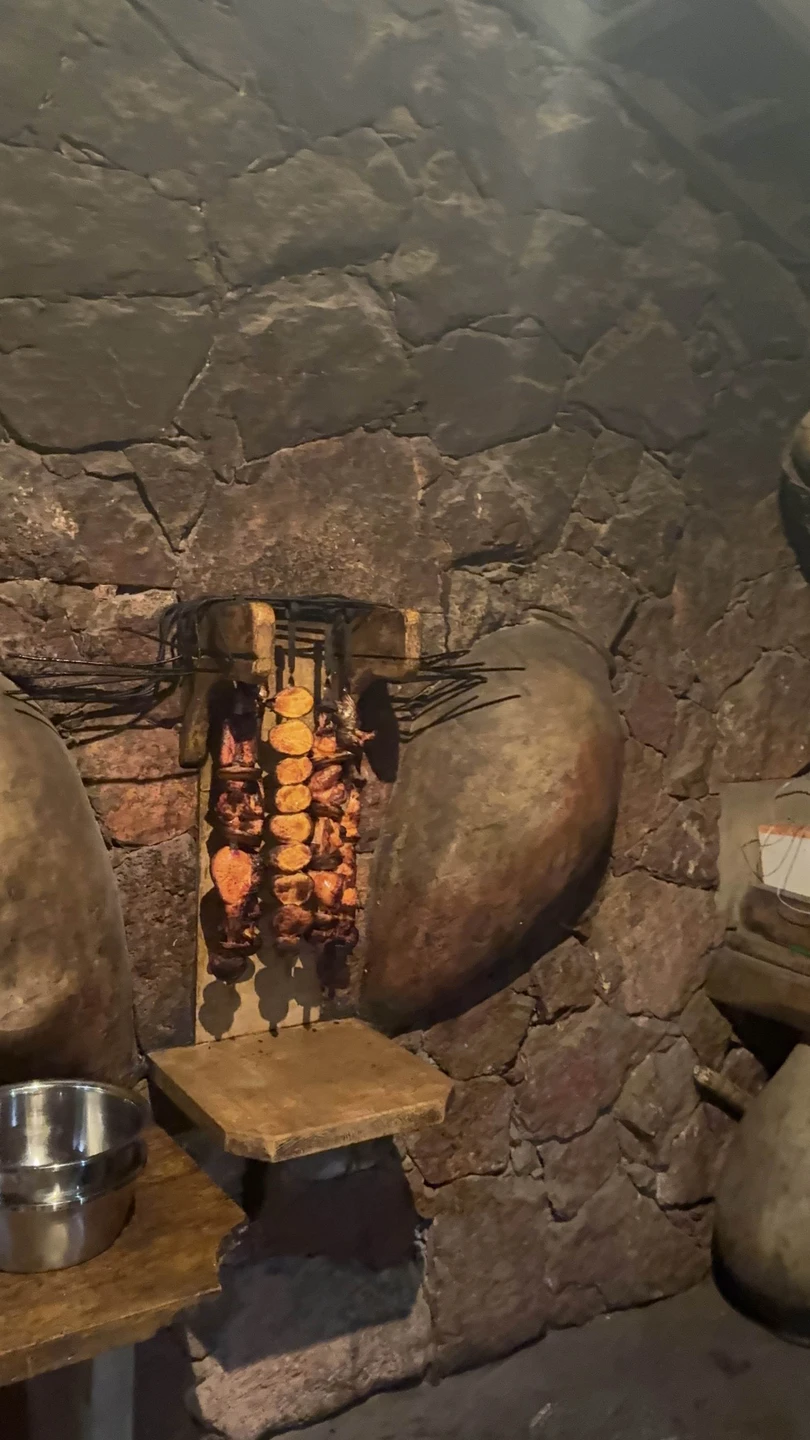 Все понравилось, Эдуард без проблем согласовал нам маршрут с нашими пожеланиями, добивал нам эксклюзивную дегустацию в