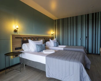 Знакомство с местными традициями и кухней в этнопарке и первая встреча с Байкалом