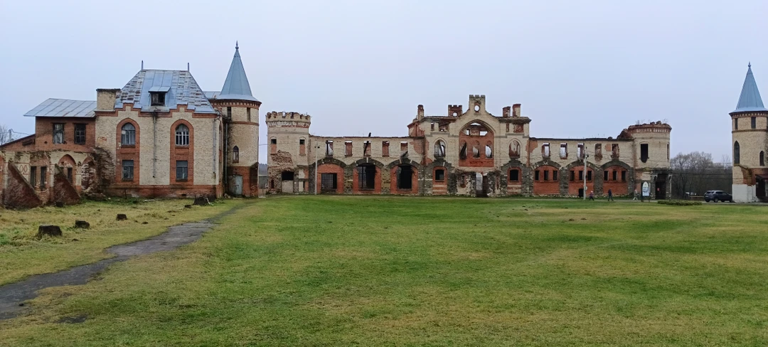 Впервые были на такого рода экскурсии. Все очень понравилось! Спасибо Сергею! Превосходная экскурсия, очень красиво и