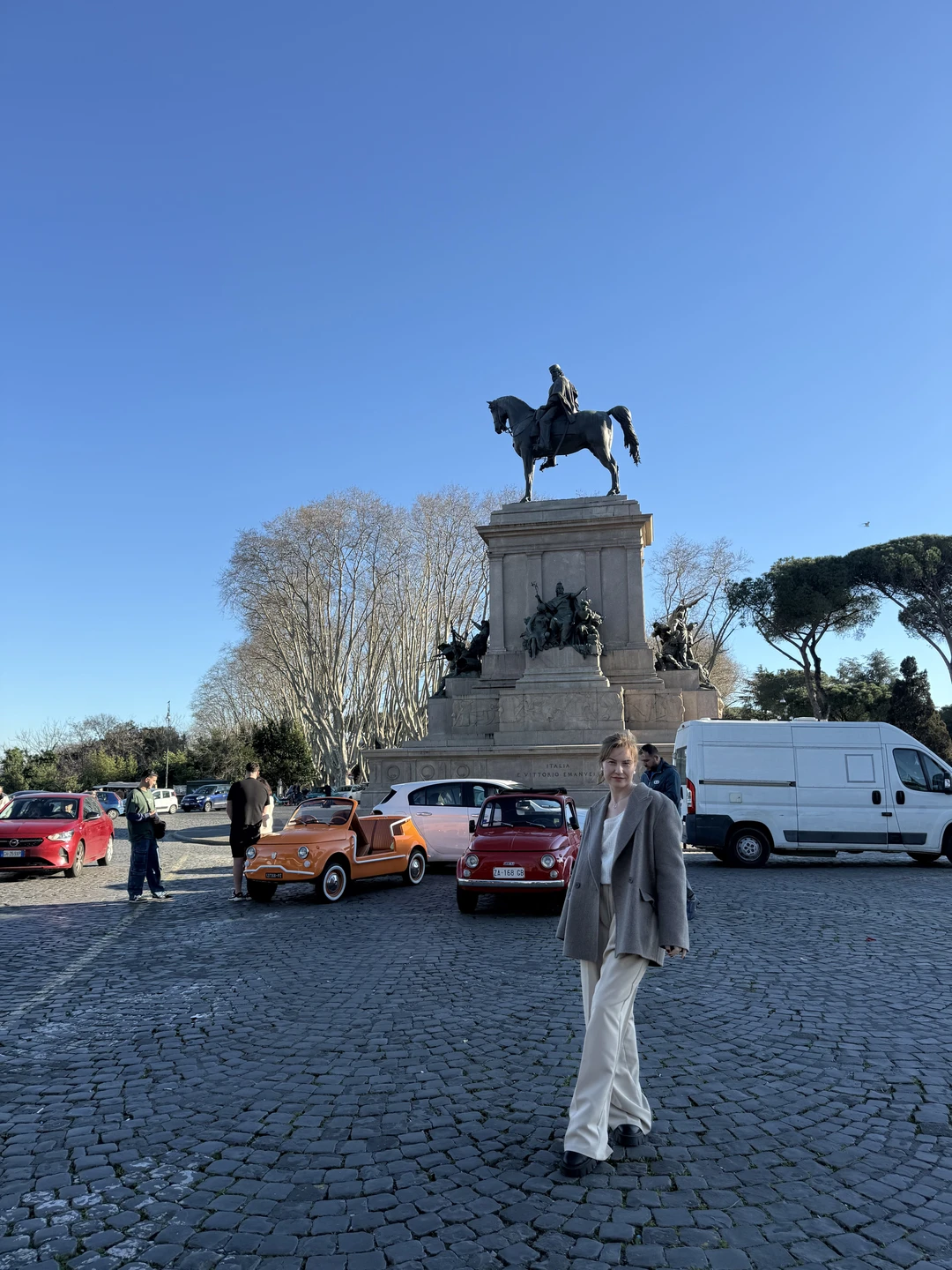 Я в восторге от экскурсии. Очень необычная. Мы посетили те места в Риме, которые на входят