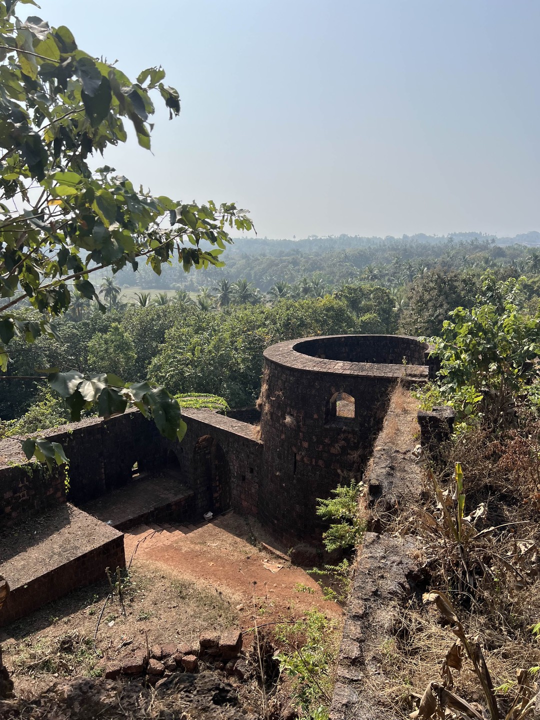 Замечательная экскурсия, и пляжи посетили и два замечательных форта, джус-центр … гид Яна 🙏нам очень понравилась