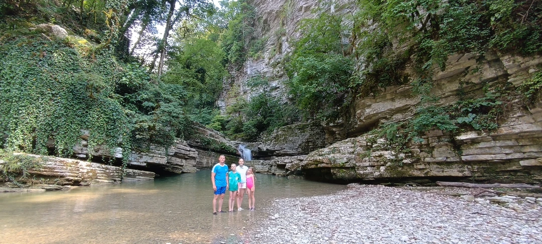 Ходили четвером на Каньон Псахо, я, жена и двое детей с инструктором Павлом. Очень нам понравилось