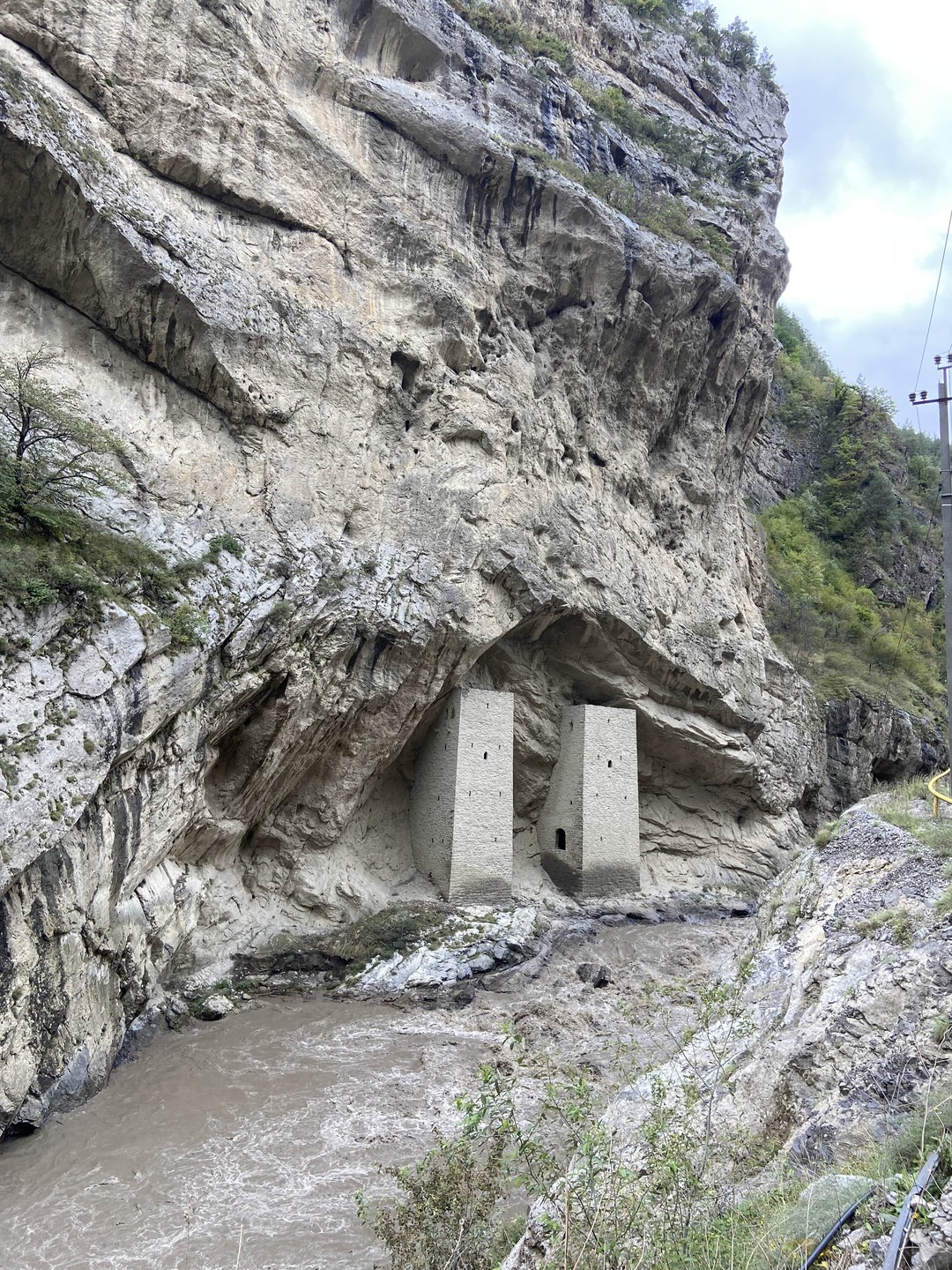 Хороший маршрут. Очень грамотный и знающий гид не только про маршрут и историю республику, но и про традиции, национальные блюда