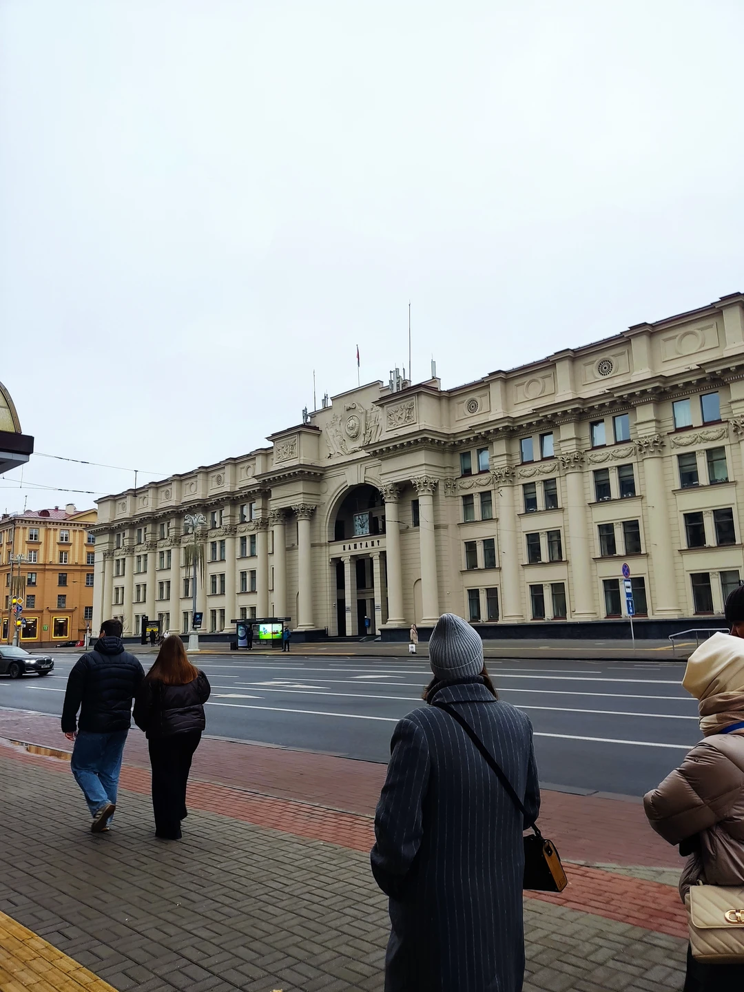Мне понравилась экскурсия и экскурсовод. Было познавательно, увлекательно, царила дружеская атмосфера. На улице было прохладно и