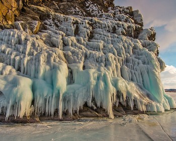 Путешествие на хивусе по льду Байкала - остров Ольхон