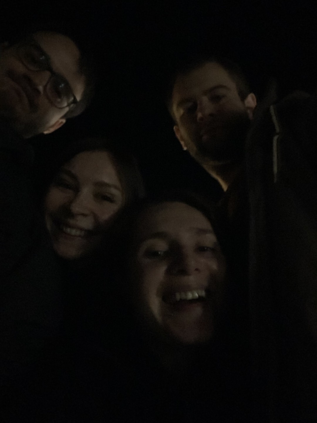 Отличная экскурсия, мы с друзьями рады что взяли ее. Гид супер, составил нам такой интересный маршрут. Спасибо за прекрасный вечер!